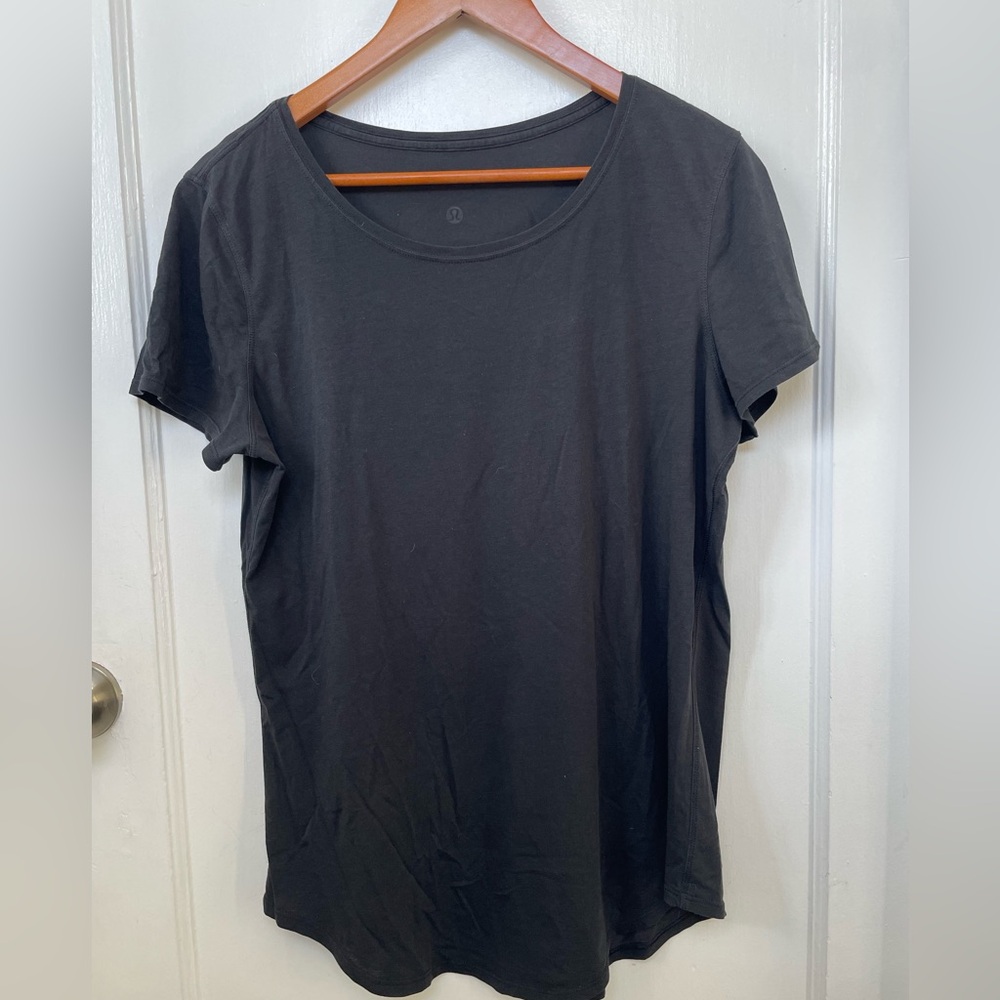 Lululemon Classic T Black Women's size 8/10